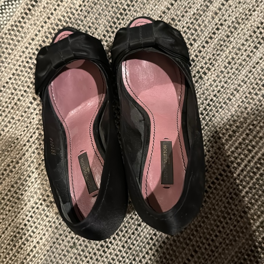 Louis Vuitton satin open toe heels on platform - Picture 8 of 16